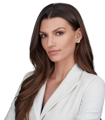 Portrait of Andrea Lamadrid, REALTOR®.